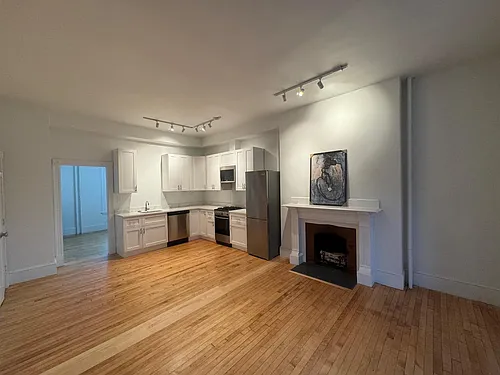 39 Laurel St Photo 1