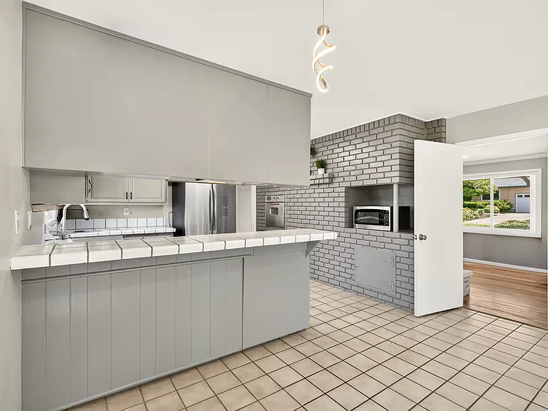 10420 Greenview Dr — Photo 24