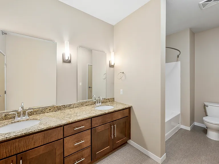 10. Stone Creek B - Bath2 10. Stone Creek B - Bath2