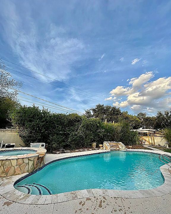 1st image of 1108 Ash Dr