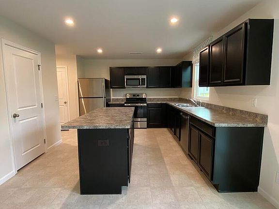 5th image of 1010 Briar Rose Ln