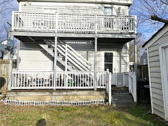 5th image of 113 E 18th St