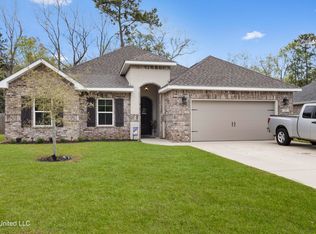128 Spanish Cove Dr, Ocean Springs, MS 39564