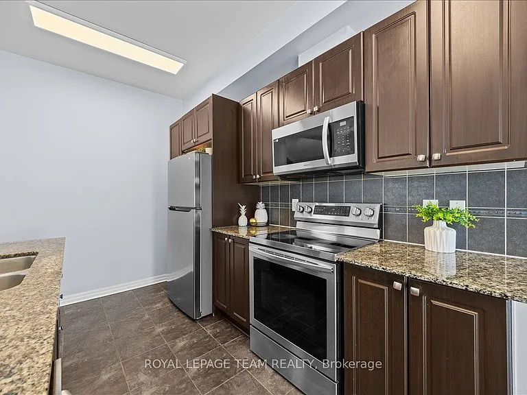 333 Tulum Cres — Photo 13