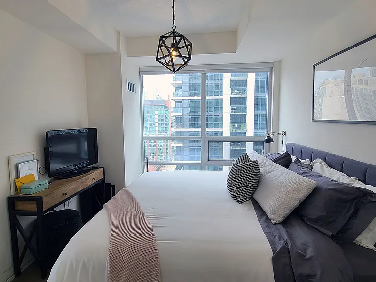 460 Adelaide St E #1515 — Photo 9