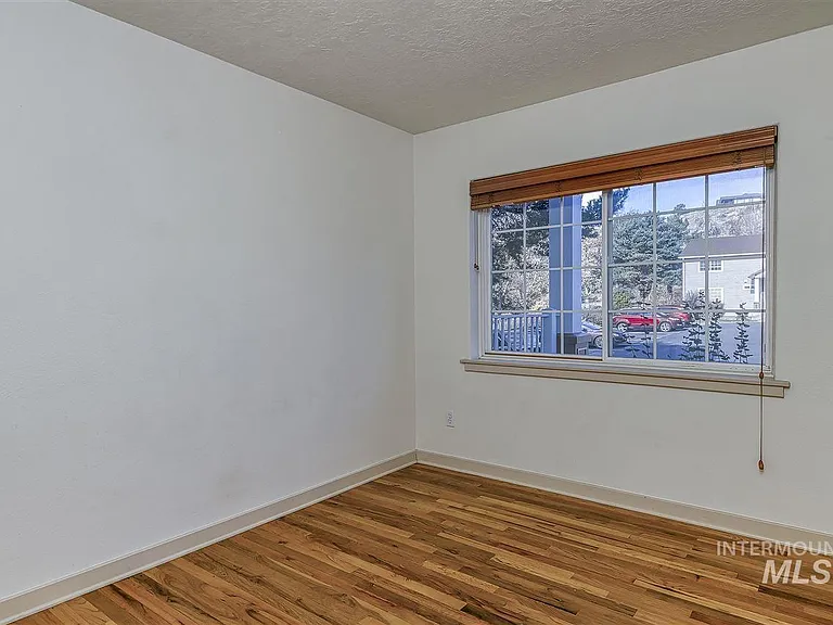 420 W Village Ln — Photo 17