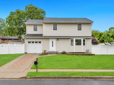 5 E Grove Street, Massapequa, NY, 11758