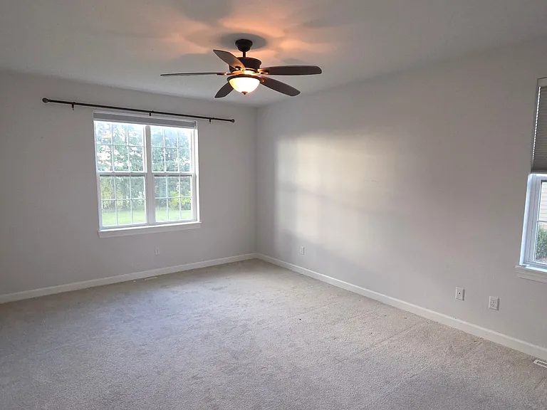 W239N3743 River Birch Ct — Photo 11