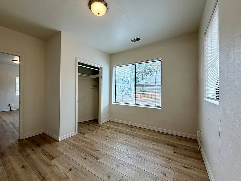 13 E Dupont Ave — Photo 30