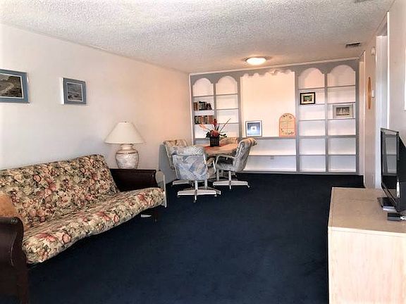 2nd image of 202 Broadway Ave E #306