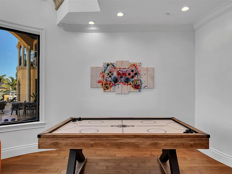 1011 Rhodes Villa Ave — Photo 96