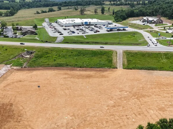 2 Highway 412, Huntsville, AR 72740