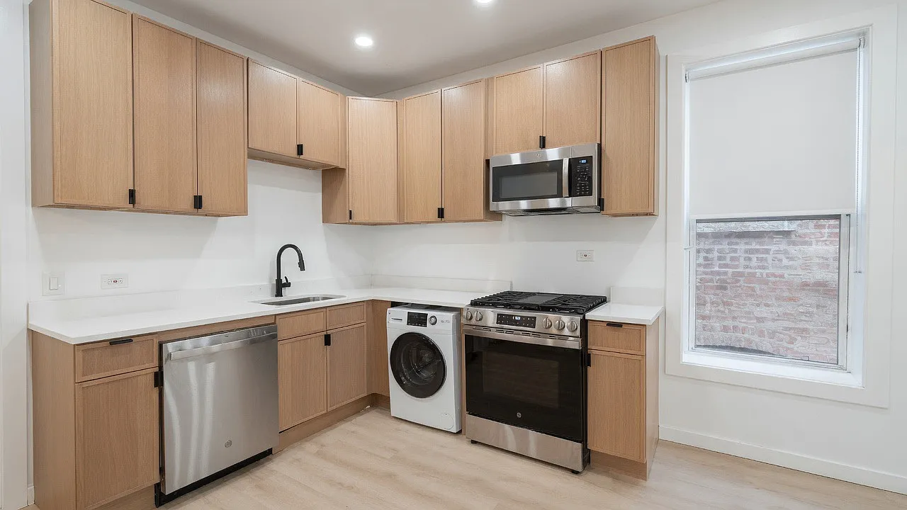2 bed, 1.0 bath, $2,600 — Photo 2