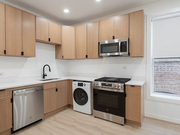 2nd image of 1311 W Ohio St #2R