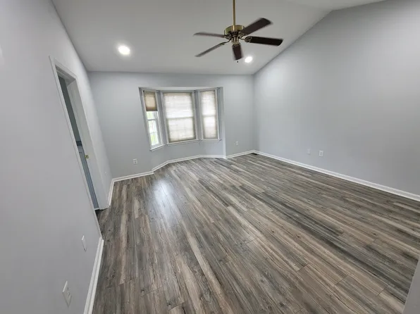 83 Hunt Club Dr #1, Collegeville, PA 19426