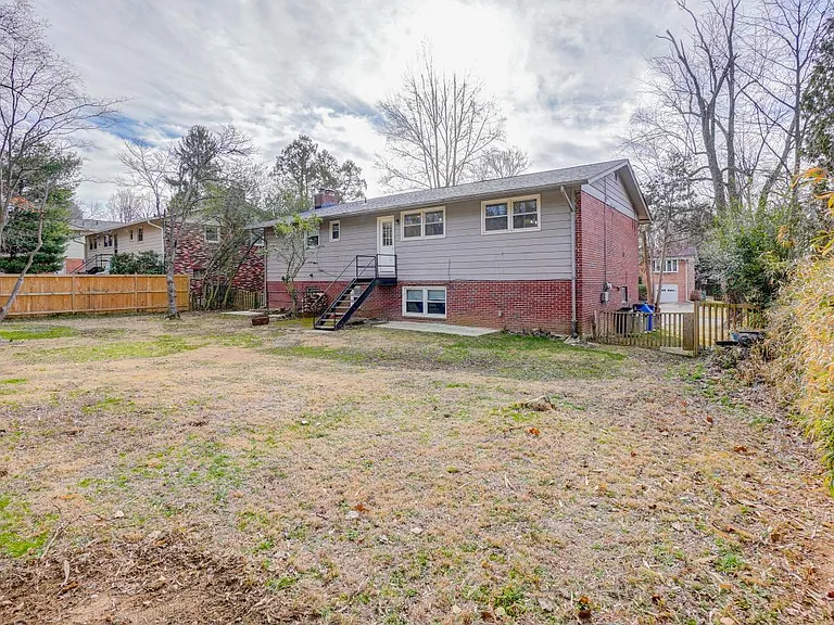 6417 Earlham Dr — Photo 35