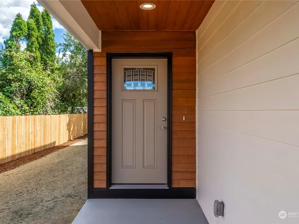 410 10th Avenue SE #A, Puyallup, WA 98372