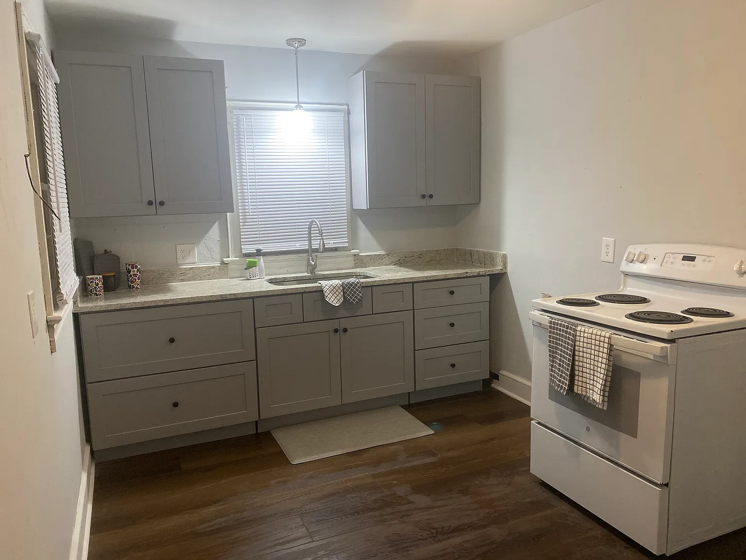 2 bed, 800 sqft, $850 — Photo 1