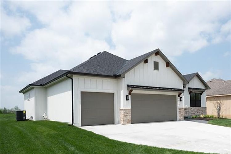 1st image of 4414 Aspen Dr