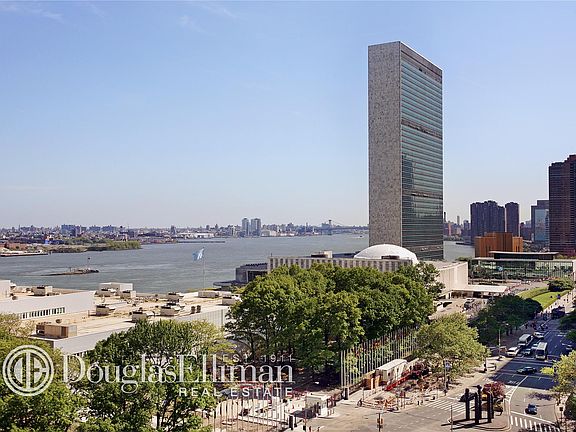 4th image of 865 1st Ave #15E