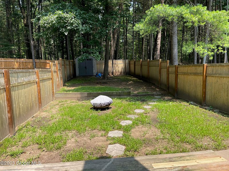 2nd image of 104 Deer Run Drive