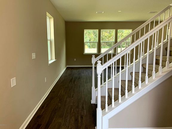 3rd image of 210 Sawmill Landing Dr