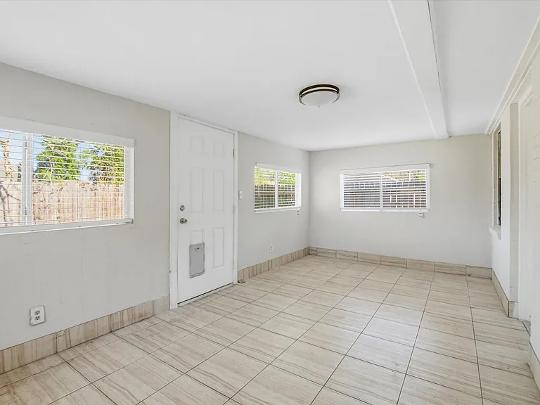 501 Ladd St — Photo 30