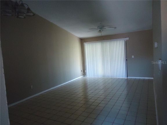 5th image of 25 Silver Park Cir