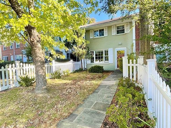 2nd image of 1409 Woodbine St