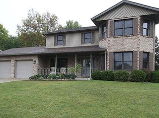 13 Mapleleaf Ln, Belleville, IL 62223