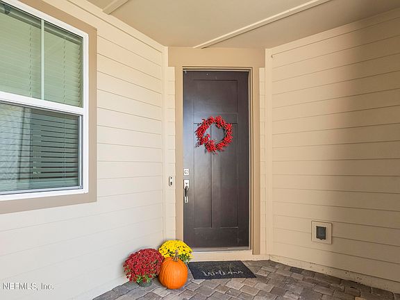 3rd image of 87 YELLOW IRIS Court