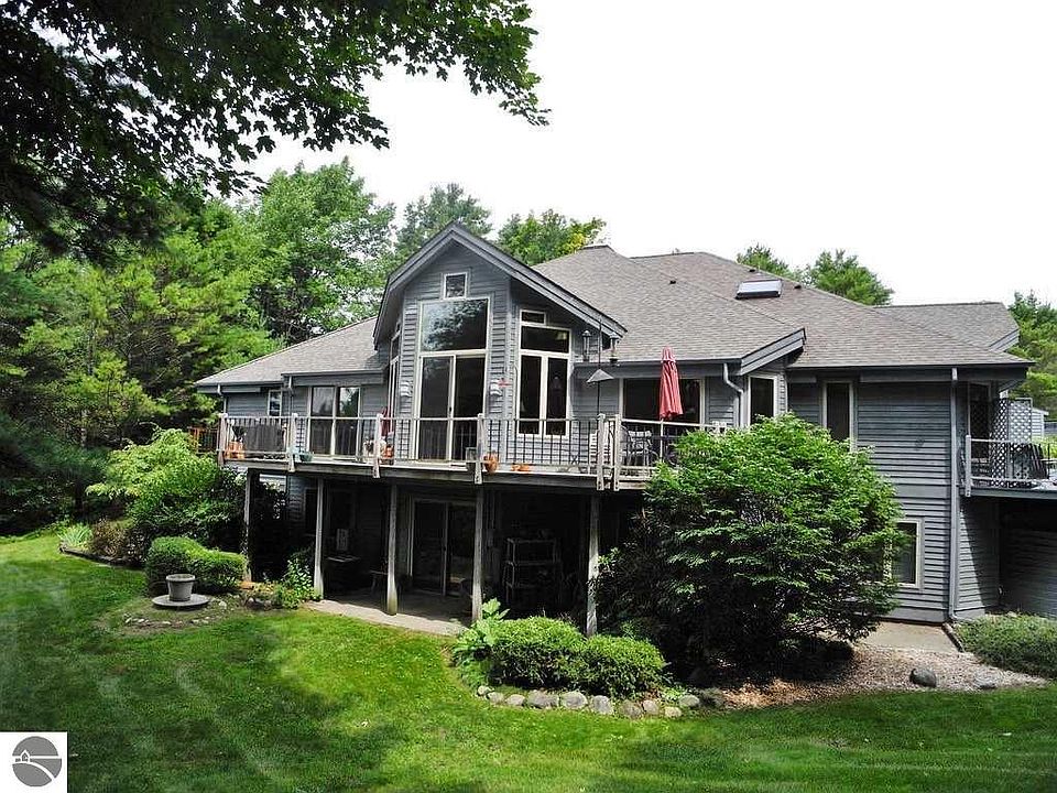 1st image of 405 N Vincer Way