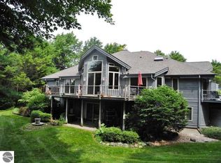 405 N Vincer Way UNIT 5, Northport, MI 49670