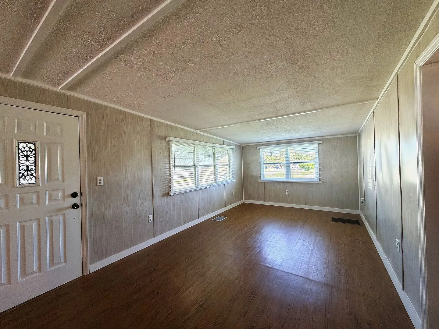 First Month Rent Free! 2/1.5 In N. Ft. Myers Quiet Community! — Photo 4