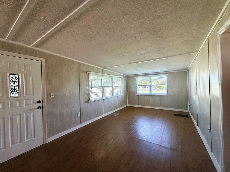 139 Gaslight Ave — Photo 4