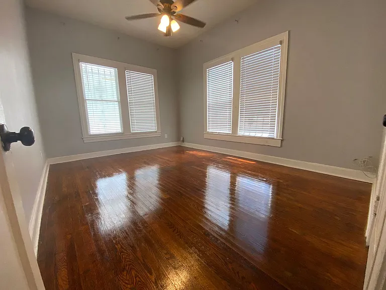 1003 E Columbus Dr — Photo 4