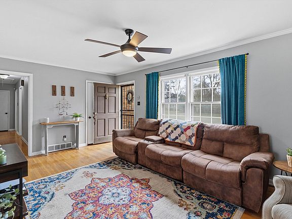 4th image of 5572 Mason Rd