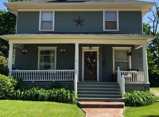 465 Park St, Elgin, IL