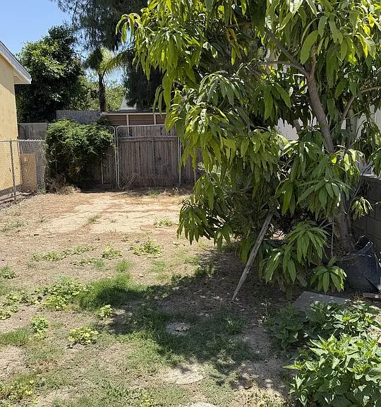 7418 Amigo Ave #1/2 — Photo 10