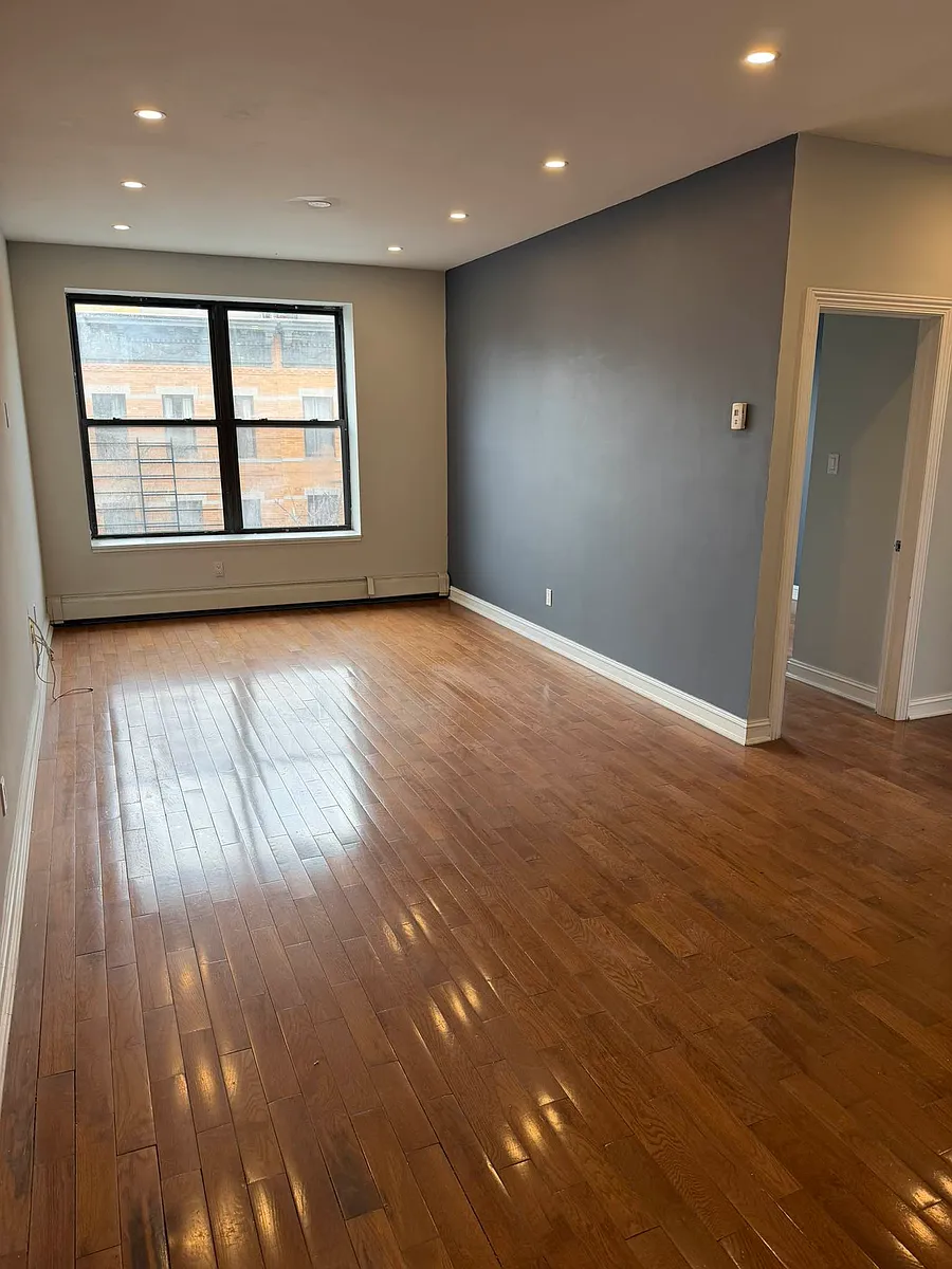 Building Photo - 5645 Myrtle Ave #3A