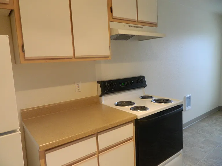 Springwater Trail Apartments — Photo 7
