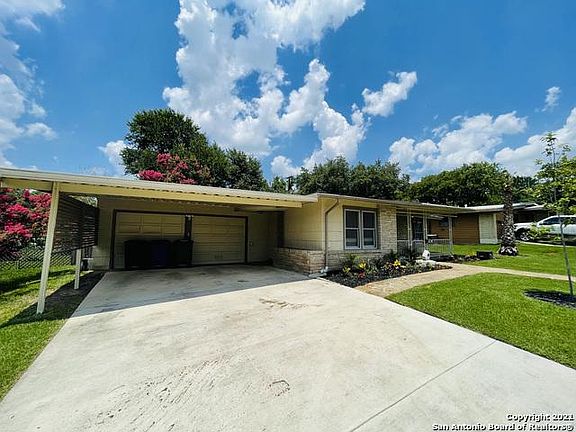 3rd image of 415 Shadywood Ln