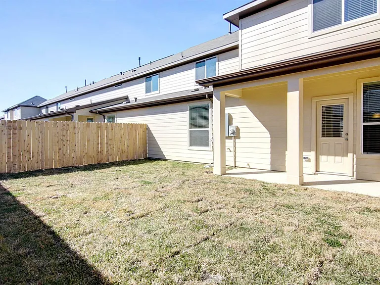 12330 Roy Mix Bohn Ln — Photo 7