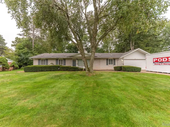 35249 Gary St, Farmington Hills, MI 48331