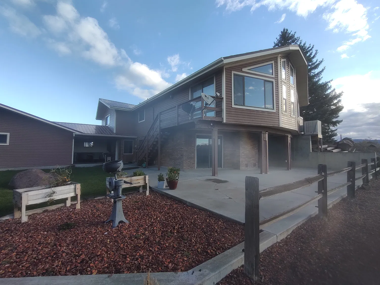5 bed, 3047 sqft, $3,500 — Photo 2