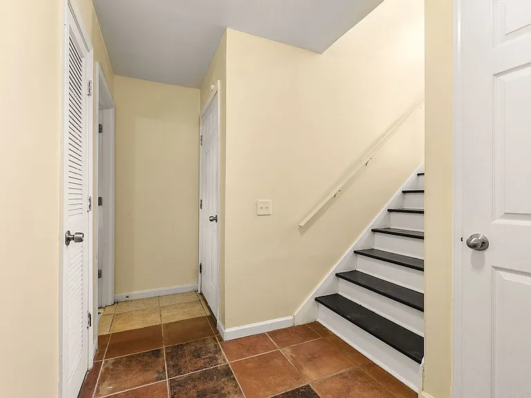 7187 Williams Rd — Photo 24