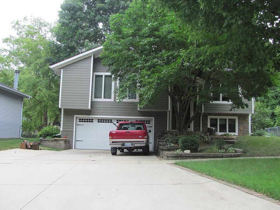 1st image of 3716 Briarwood Dr