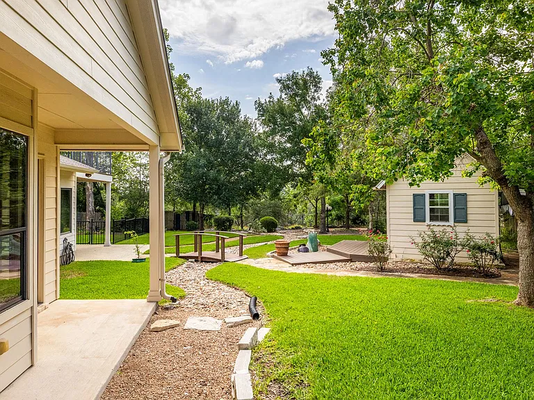 9900 Winding Oak Cir — Photo 35