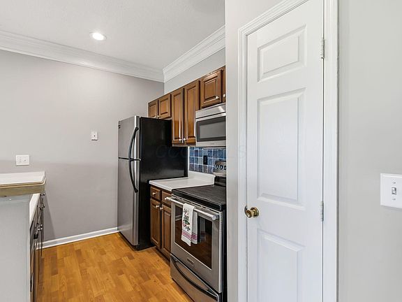 5th image of 6256 Inishmore Ln