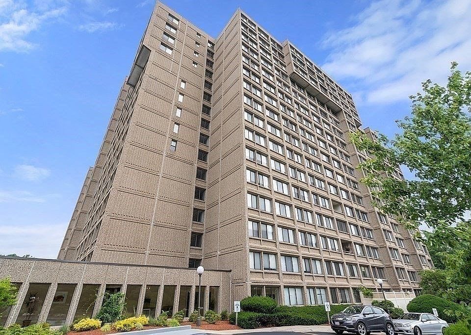 1st image of 250 Hammond Pond Pkwy APT 1505N